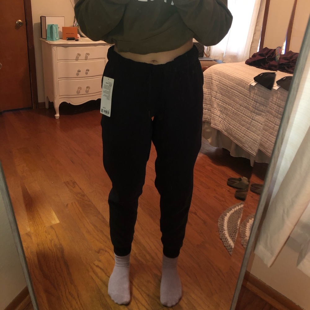 Lululemon On The Fly Jogger *Woven